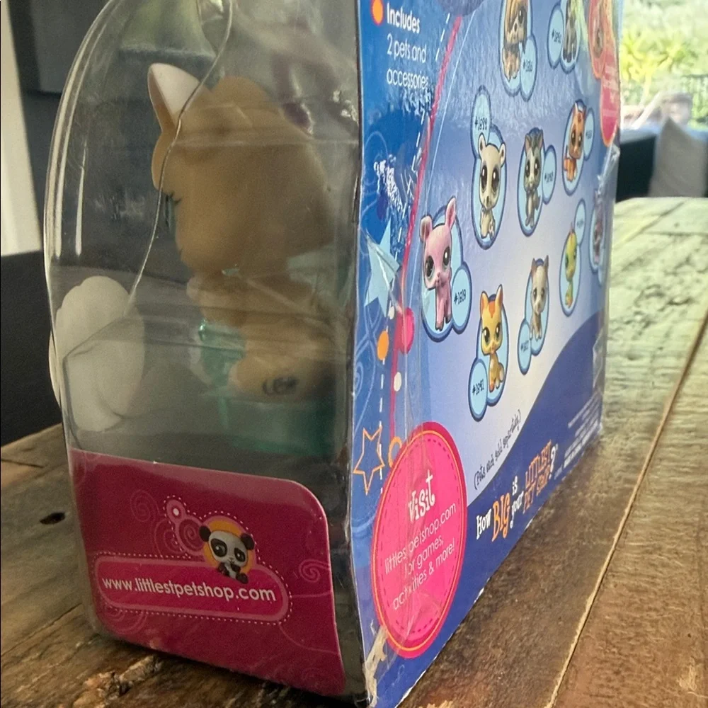 Littlest Pet Shop Prized Pets Polar Bear and Cat #1821, #1822 box taped closed